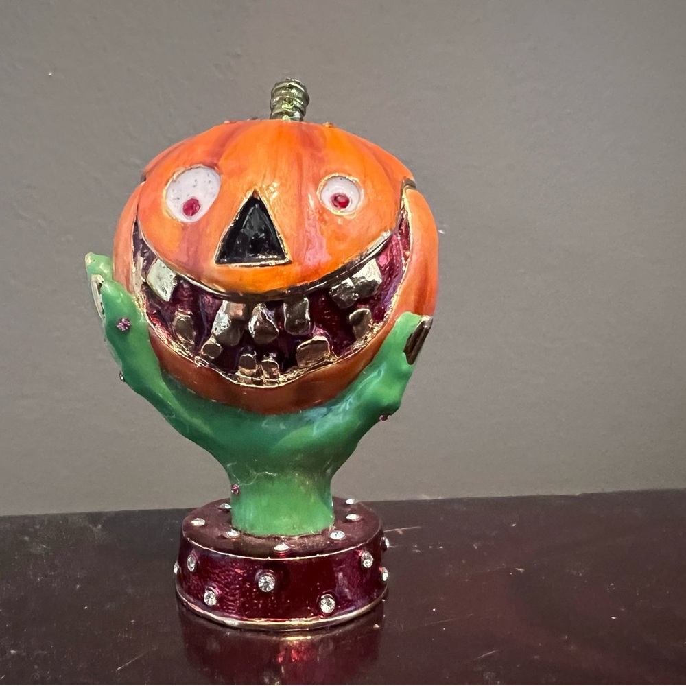 Department 56  Halloween bejeweled trinket box small Jack o’lantern  witch hand.